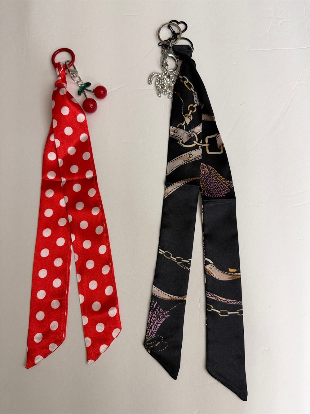 Silky Scarf Keychain / sea turtle / cherry